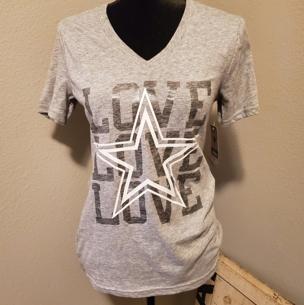 🥰Dallas Cowboys V-Neck!🥰
